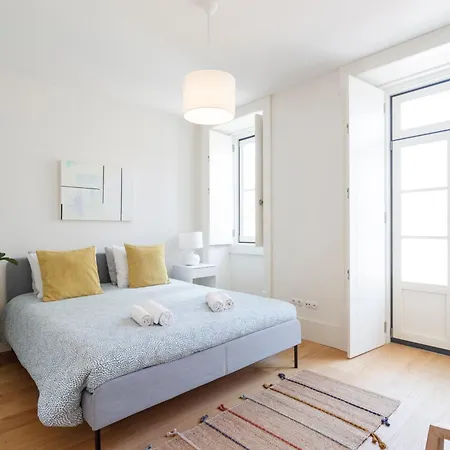 Luxury With Balcony In Downtown Appartamento Lisbona